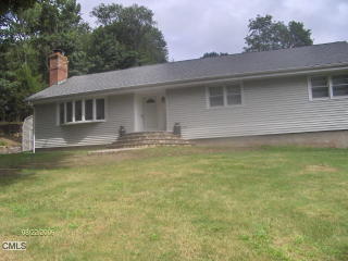 12 Drew Cir, Bridgeport, CT 06611-3960