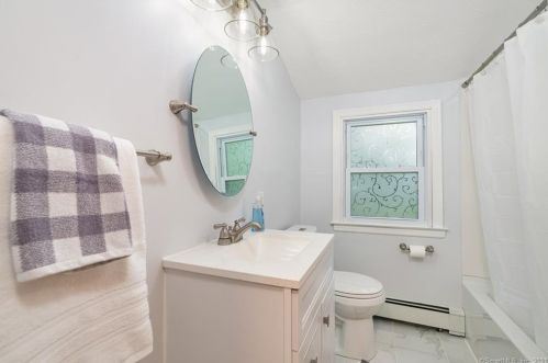 73 Notch Rd, Manchester CT  06043-7421 exterior