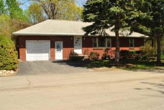 41 Bosher Dr, Albany, NY 12205-1701