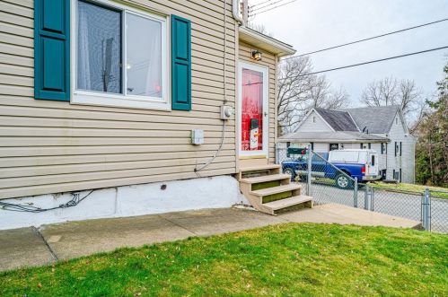 2703 Kansas St, Mckeesport PA  15132-7841 exterior