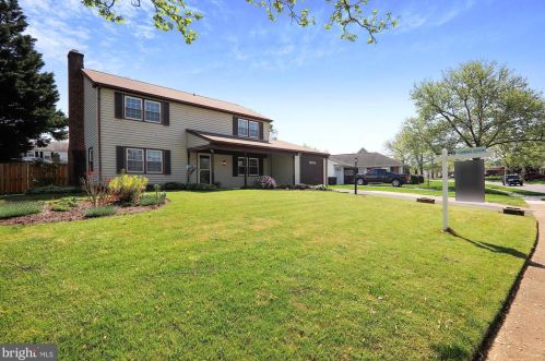 12734 Buckingham Dr, Bowie, MD 20715-2463