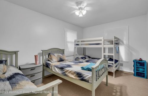 955 Hearthstone Dr, Lakewood NJ  08701-5513 exterior