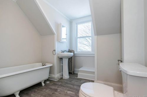 42 Merriman St, Bristol CT  06010-5042 exterior