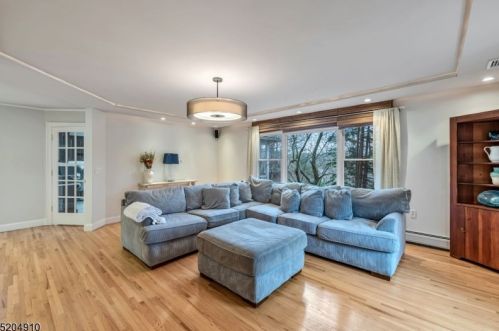 19 Marisa Ct, West Milford NJ  07480-3000 exterior