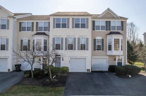 8466 Putnam Ct, Breinigsville, PA 18031-1581