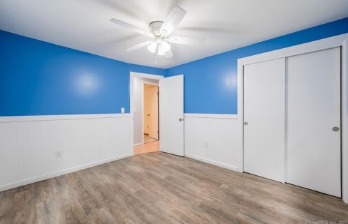 13 Bobwhite Trl, Gales Ferry CT  06335-2002 exterior