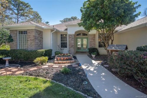 8 Impatiens Ct, Homosassa, FL 34446-6029