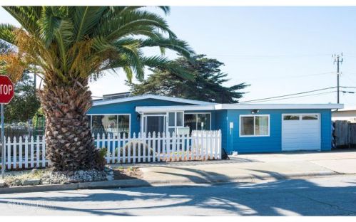 226 Peninsula Dr, Marina, CA 93933-2613