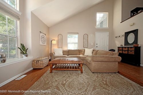 3402 James Ct, Middletown NJ  07748-3470 exterior