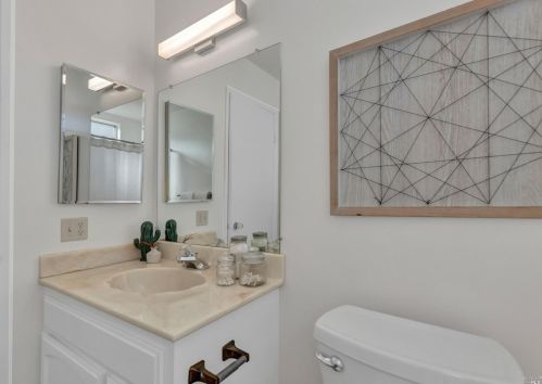 434 Brentwood Dr, Benicia CA  94510-1437 exterior