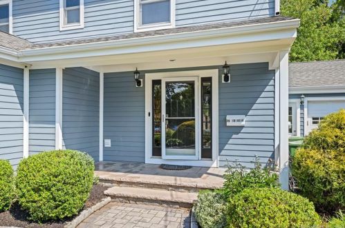 26 Bonheur Rd, Bridgeport CT  06611-3404 exterior