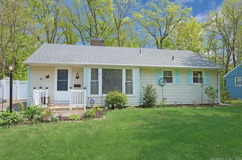 91 Ellsworth Dr, Bloomfield, CT 06002-2844