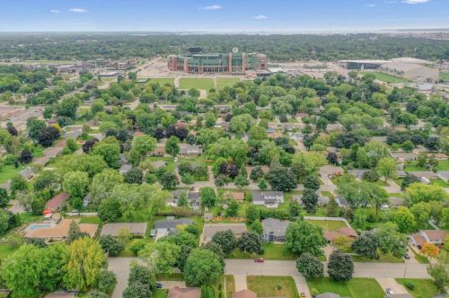 964 Marvelle Ln, Green Bay, WI 54304-4431