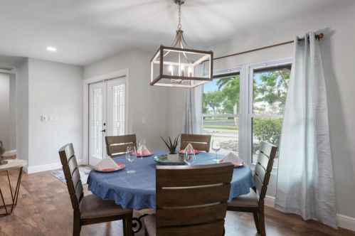 773 Holly Ct, Marco Island FL  34145-1915 exterior