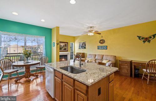 14238 Hunters Run Way, Gainesville VA  20155-4408 exterior