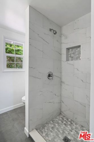 14147 Leadwell St, Van Nuys CA  91405-2440 exterior