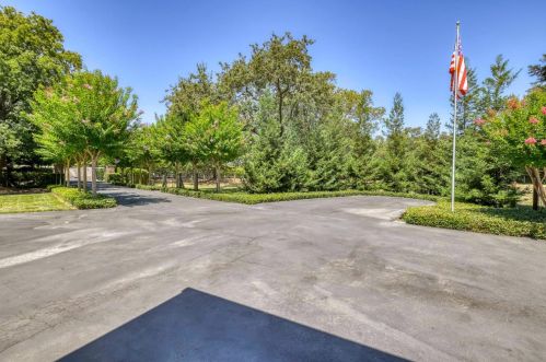 7772 Horseshoe Bar Rd, Loomis, CA 95650-9782