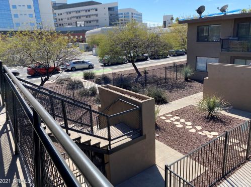 310 Earll Dr, Phoenix AZ  85013-4314 exterior