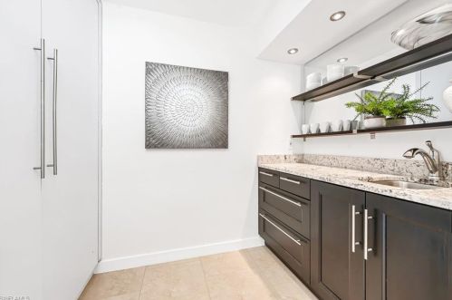 2500 County Barn Rd, Naples FL  34112-7416 exterior