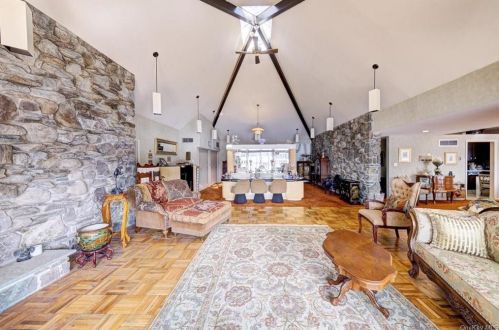 44 Overlook Rd, Rock Hill NY  12775-6208 exterior