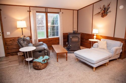 113 Williams Rd, Fayette City, PA 15438-1141