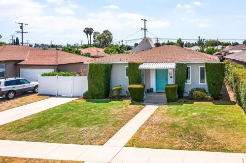 5111 Gardenia Ave, Long Beach, CA 90807-1115