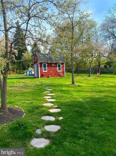 3894 Yerkes Rd, Collegeville PA  19426-3209 exterior