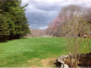 240 Maupas Rd, Guilford CT  06437-1615 exterior