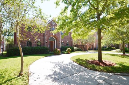 5207 Laurel St, Bellaire, TX 77401-3926