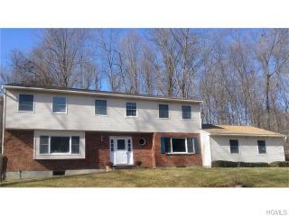 347 Shore Dr, Kent Lakes, NY 10512-3858