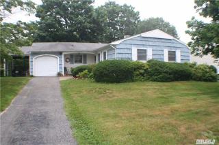 395 Greenbelt Pkwy, Holtsville, NY 11742-2227