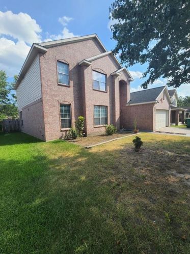 952 Doire Dr, Conroe TX  77301-4134 exterior