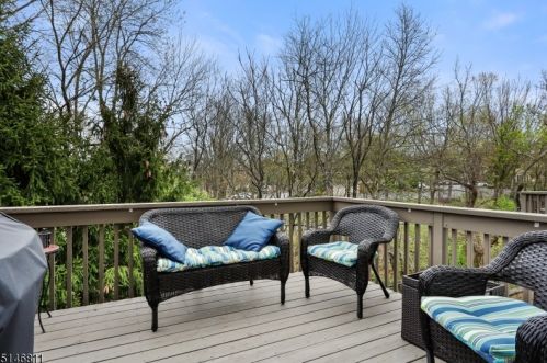 57 La Costa Dr, Annandale NJ  08801-1664 exterior