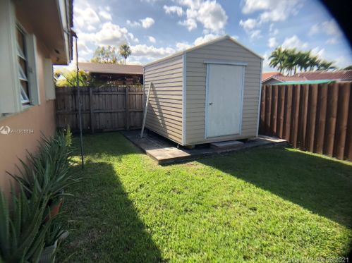14337 100 Ln, Miami FL  33186-6962 exterior