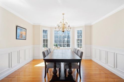 37 Millers Brook Dr, Cumberland RI  02864-6163 exterior