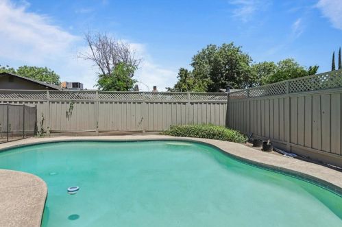 2321 Southridge Dr, Modesto CA  95350-0119 exterior