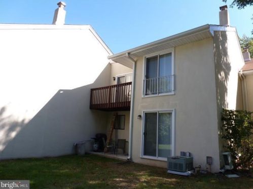 1204 Oak Cir, Lansdale, PA 19446-6074