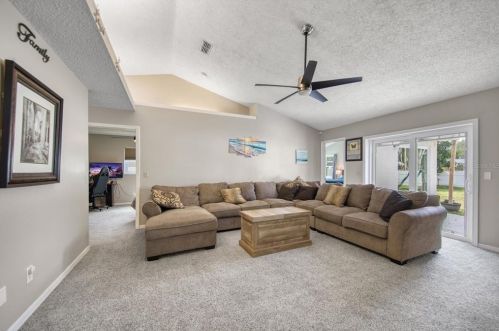 6341 80th Ave, Pinellas Park FL  33781-2100 exterior