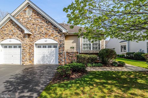 239 Meadowlark Dr, Trenton, NJ 08690-3578