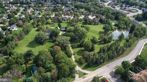 6411 Devonshire Hts Rd, Harrisburg PA 17111-4818 exterior