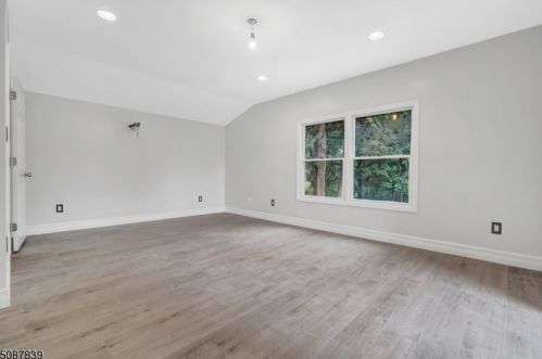 16 Dayton Cres, Bernardsville NJ  07924-2704 exterior