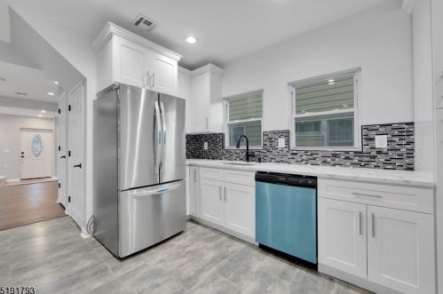 5 Irving St, East Orange NJ  07018-1913 exterior