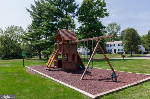 144 Wellington Ter, Lansdale PA  19446-4960 exterior