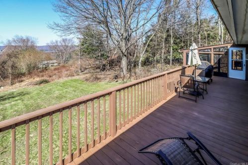 54 Mayfair Rd, Poughquag NY  12570-5012 exterior