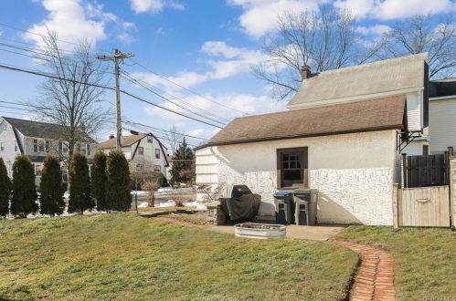 390 Lexington Ave, White Plains NY  10606-2501 exterior