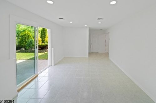 12 Wolf Pl, Parsippany NJ  07054-1626 exterior