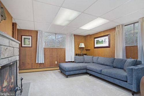 678 Cathcart Rd, Blue Bell PA  19422-1404 exterior