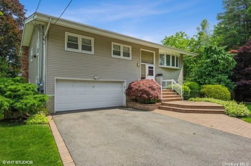 1385 Lyon Pl, North Wantagh, NY 11793-2919