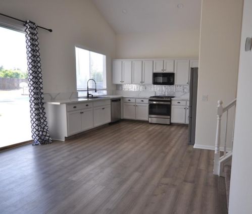 1697 Blush St, Manteca CA  95336-9238 exterior