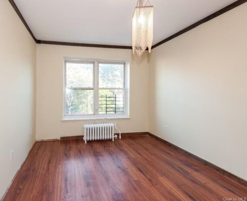 305 Sixth Ave, New Rochelle NY  10803-1270 exterior